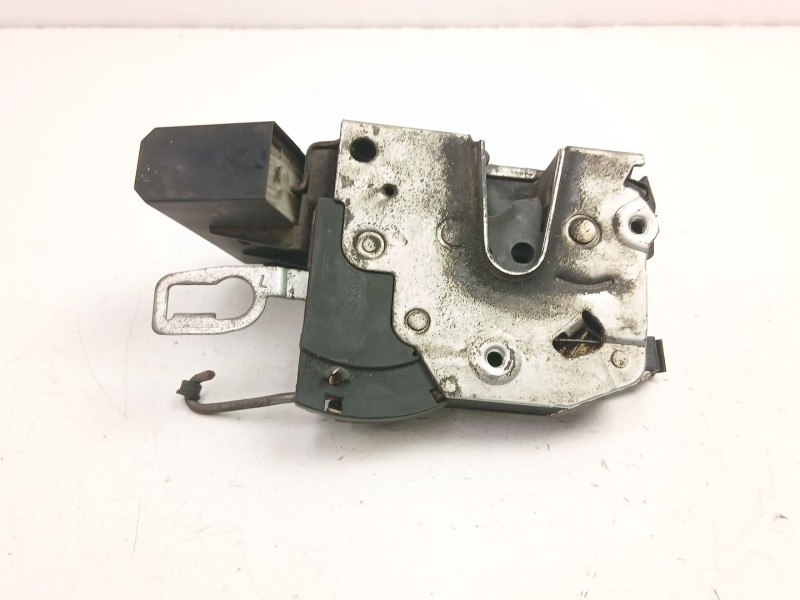 Recambio de cerradura puerta delantera izquierda para bmw 3 compact (e36) 318 tds referencia OEM IAM 8146231  