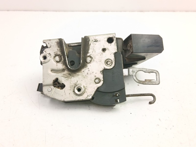 Recambio de cerradura puerta delantera derecha para bmw 3 compact (e36) 318 tds referencia OEM IAM 8146302  