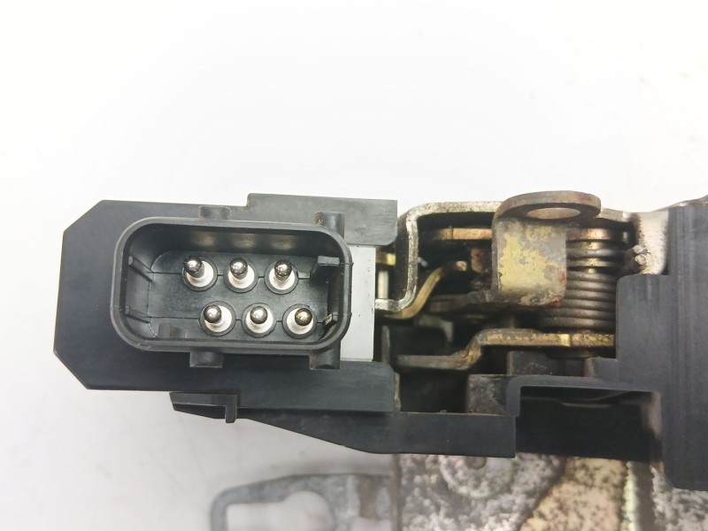 Recambio de cerradura puerta delantera derecha para bmw 3 compact (e36) 318 tds referencia OEM IAM 8146302  