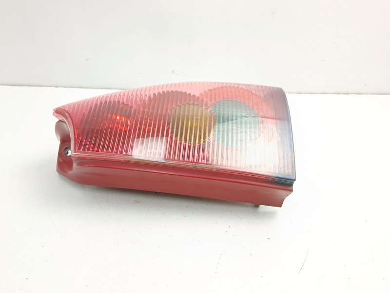 Recambio de piloto trasero derecho para peugeot 307 break (3e) 1.6 16v referencia OEM IAM 6351Q6  