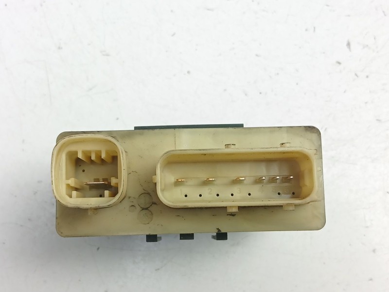 Recambio de caja calentadores para citroën c3 picasso (sh_) 1.6 hdi referencia OEM IAM 9652021180  