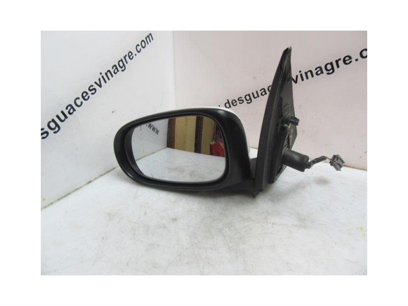 Recambio de retrovisor izq : nissan almera : 2.2 d (110,13cv) [2000] para nissan almera 2.2 d referencia OEM IAM BLANCOELECTRICO