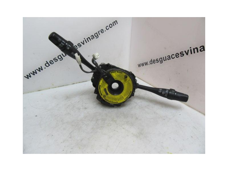 Recambio de mando luces y limpias : nissan almera : 2.2 d (110,13cv) [2000] para nissan almera 2.2 d referencia OEM IAM   