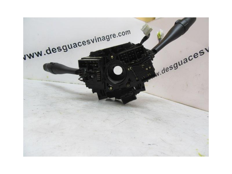 Recambio de mando luces y limpias : nissan almera : 2.2 d (110,13cv) [2000] para nissan almera 2.2 d referencia OEM IAM   