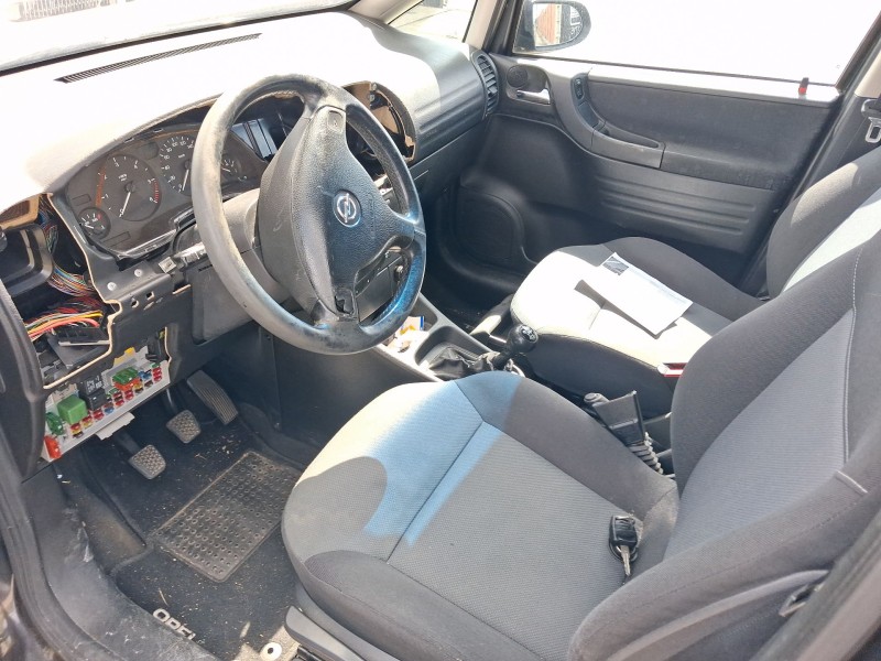 opel zafira a monospace (t98) del año 2000