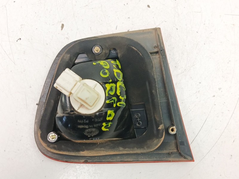 Recambio de piloto porton derecho para seat ibiza ii (6k1) 1.4 i referencia OEM IAM 6K6945108C  
