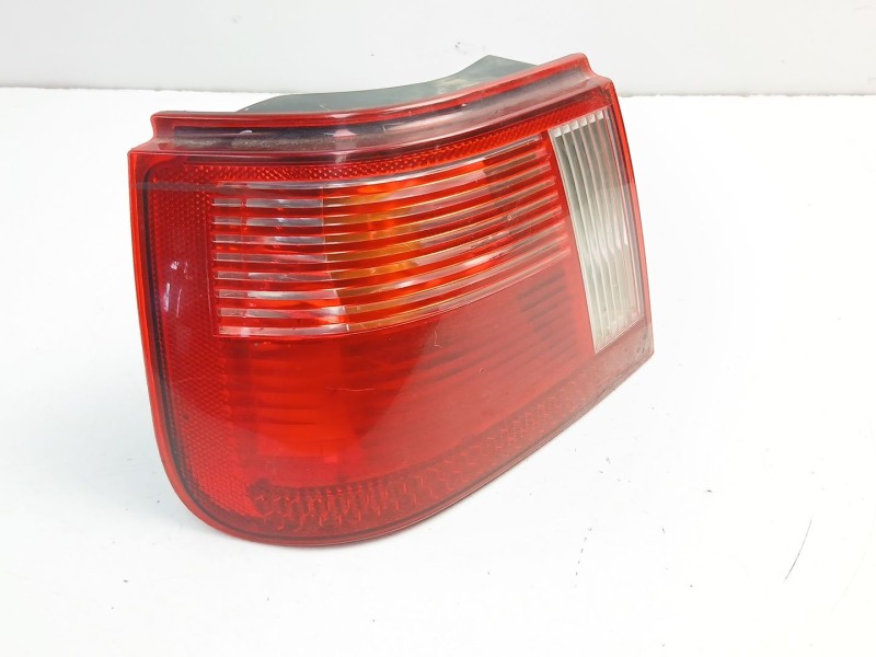 Recambio de piloto trasero izquierdo para seat ibiza ii (6k1) 1.4 i referencia OEM IAM 6K6945095J  6K6945111G
