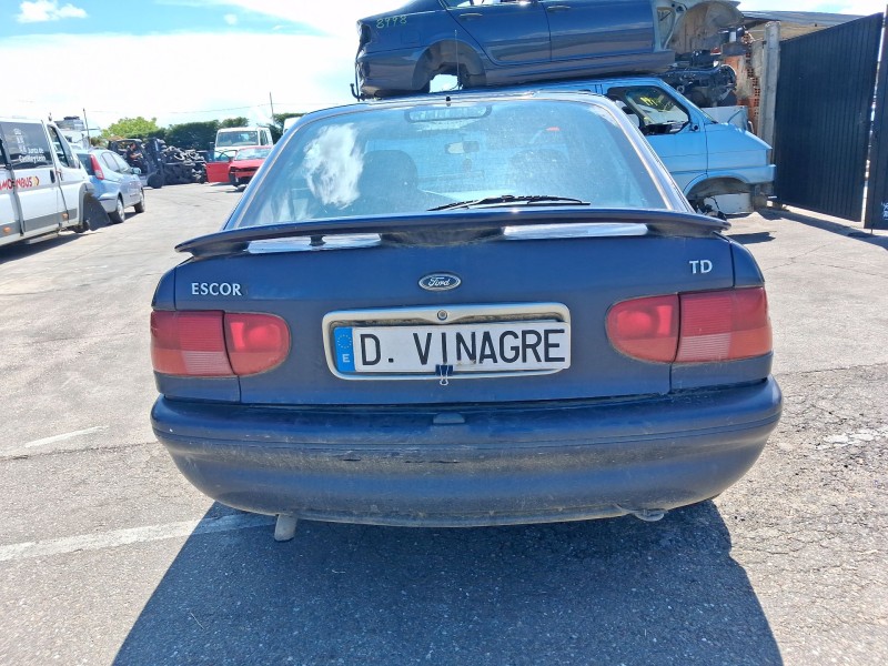 ford escort vi sedán (gal, afl) del año 1995