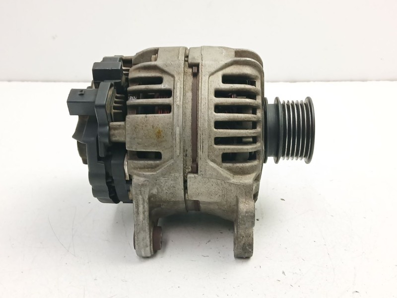 Recambio de alternador para seat ibiza ii (6k1) 1.4 i referencia OEM IAM 037903025L 0124315005 