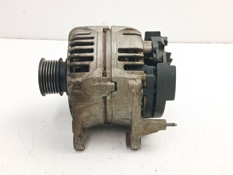 Recambio de alternador para seat ibiza ii (6k1) 1.4 i referencia OEM IAM 037903025L 0124315005 