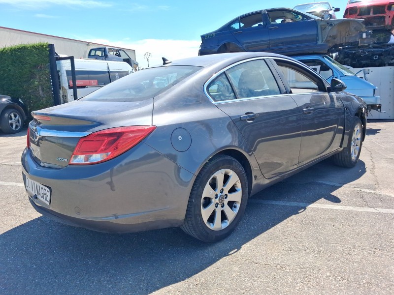 opel insignia a sedán (g09) del año 2008