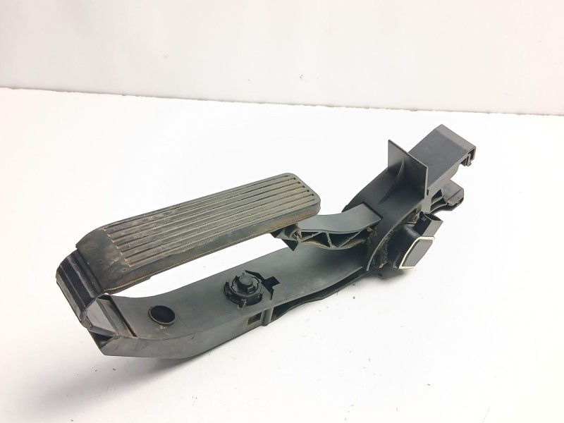 Recambio de potenciometro aceleracion para mercedes-benz clase c (w203) c 220 cdi (203.006) referencia OEM IAM A2113000404  