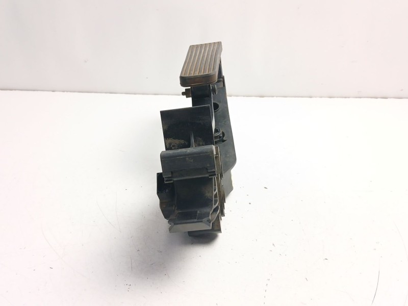 Recambio de potenciometro aceleracion para mercedes-benz clase c (w203) c 220 cdi (203.006) referencia OEM IAM A2113000404  