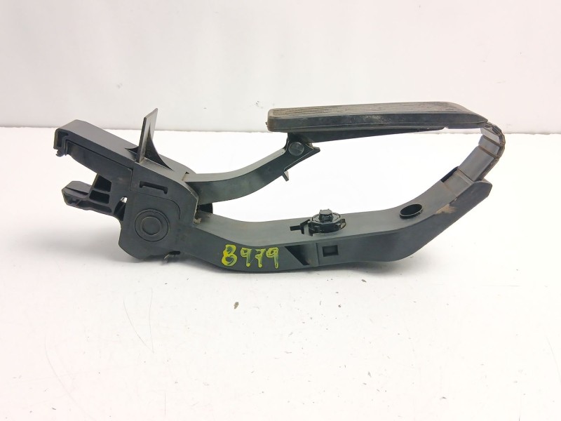 Recambio de potenciometro aceleracion para mercedes-benz clase c (w203) c 220 cdi (203.006) referencia OEM IAM A2113000404  