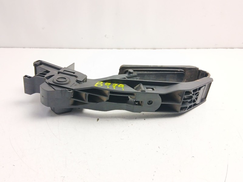 Recambio de potenciometro aceleracion para mercedes-benz clase c (w203) c 220 cdi (203.006) referencia OEM IAM A2113000404  
