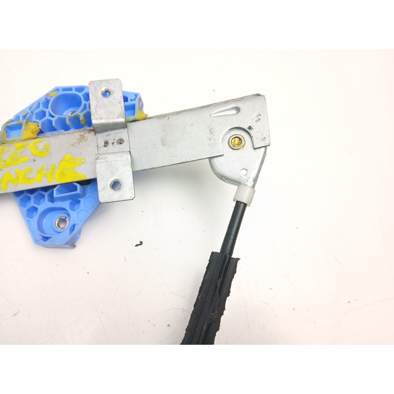 Recambio de elevalunas trasero izquierdo para ford mondeo ii turnier (bnp) 2.0 i referencia OEM IAM 93BBF27001BU  