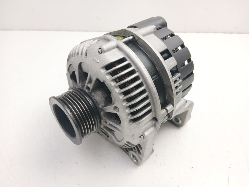 Recambio de alternador para bmw 3 (e46) 320 d referencia OEM IAM 12317797660 CGB10009 