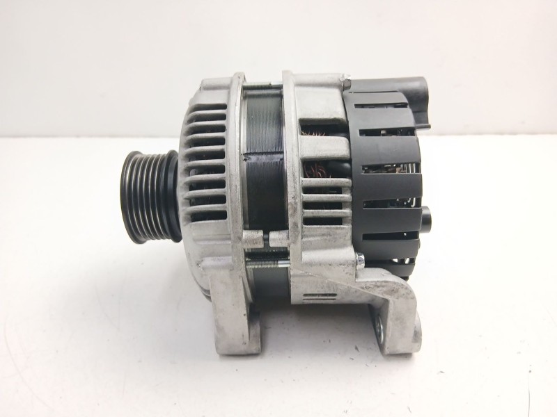 Recambio de alternador para bmw 3 (e46) 320 d referencia OEM IAM 12317797660 CGB10009 