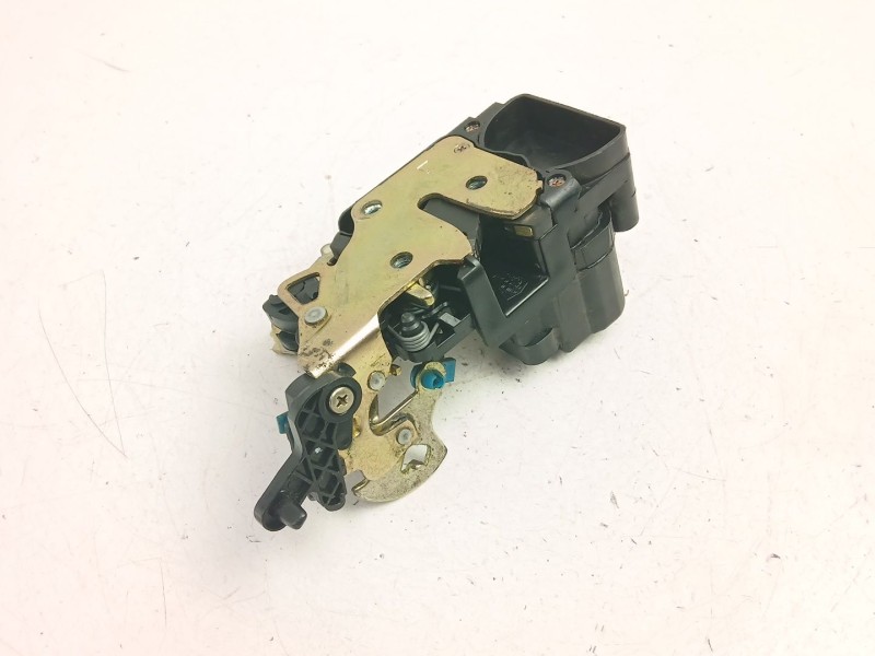 Recambio de cerradura puerta trasera izquierda para daewoo tacuma (u100) 1.6 referencia OEM IAM 96260995  