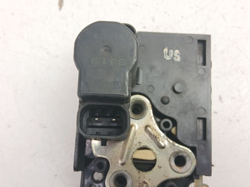 Recambio de cerradura puerta trasera izquierda para daewoo tacuma (u100) 1.6 referencia OEM IAM 96260995  