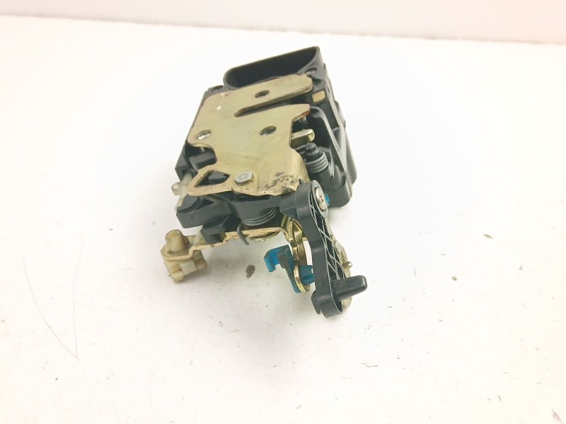 Recambio de cerradura puerta trasera izquierda para daewoo tacuma (u100) 1.6 referencia OEM IAM 96260995  
