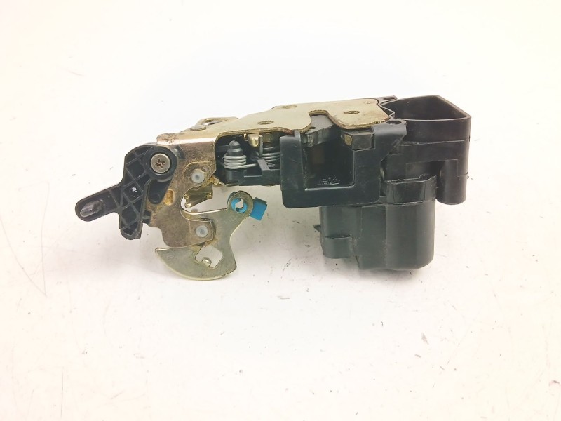 Recambio de cerradura puerta trasera izquierda para daewoo tacuma (u100) 1.6 referencia OEM IAM 96260995  
