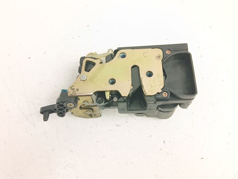 Recambio de cerradura puerta trasera izquierda para daewoo tacuma (u100) 1.6 referencia OEM IAM 96260995  