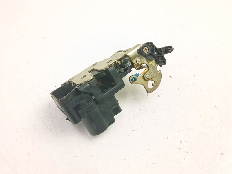 Recambio de cerradura puerta trasera derecha para daewoo tacuma (u100) 1.6 referencia OEM IAM 96260996  