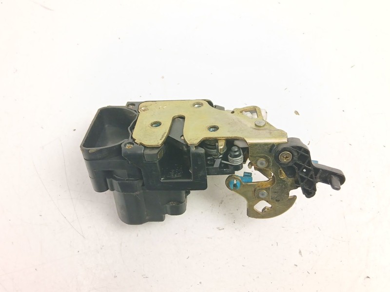 Recambio de cerradura puerta trasera derecha para daewoo tacuma (u100) 1.6 referencia OEM IAM 96260996  