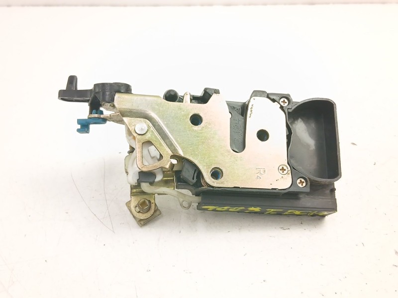 Recambio de cerradura puerta trasera derecha para daewoo tacuma (u100) 1.6 referencia OEM IAM 96260996  