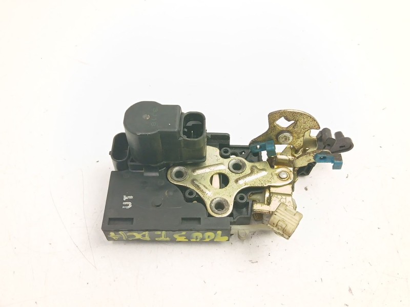 Recambio de cerradura puerta trasera derecha para daewoo tacuma (u100) 1.6 referencia OEM IAM 96260996  