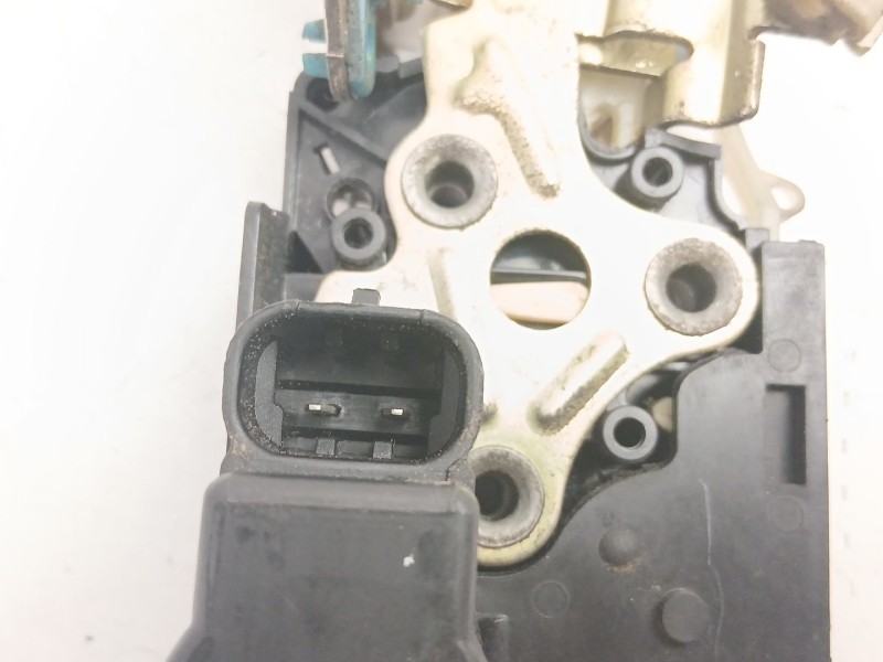 Recambio de cerradura puerta trasera derecha para daewoo tacuma (u100) 1.6 referencia OEM IAM 96260996  