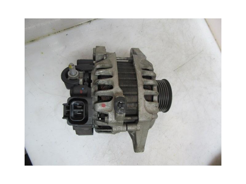 Recambio de alternador : hyundai i30 : 1.4 g (109,04cv) [2010] para hyundai i30 1.4 g referencia OEM IAM 37300-2B101  