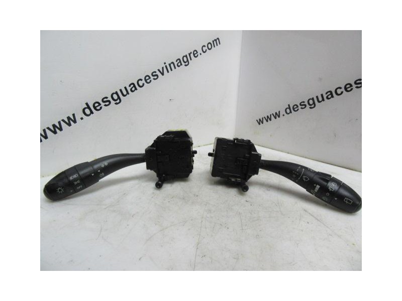 Recambio de mando luces y limpias : hyundai i30 : 1.4 g (109,04cv) [2010] para hyundai i30 1.4 g referencia OEM IAM DOSMANDOS  