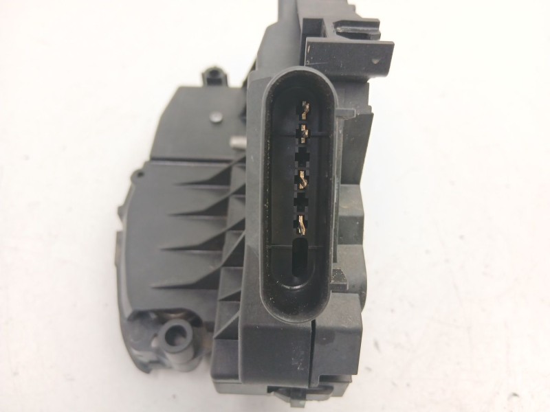 Recambio de cerradura puerta trasera derecha para ford focus iii 1.6 tdci referencia OEM IAM BM5AA26412AE  