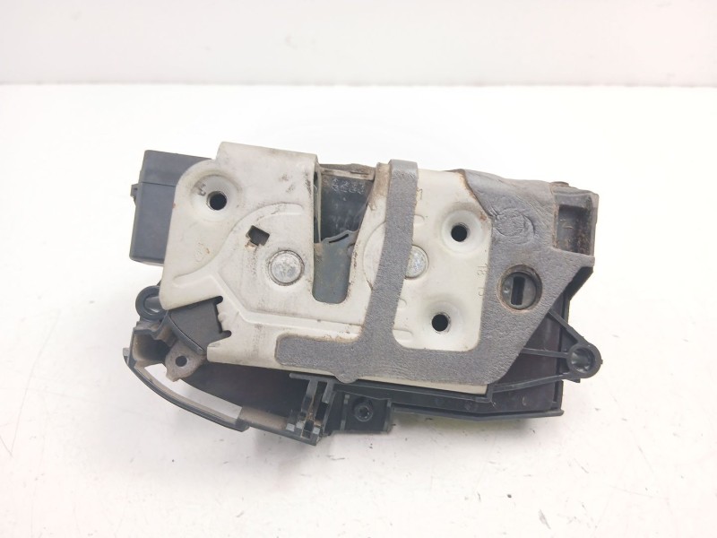 Recambio de cerradura puerta trasera derecha para ford focus iii 1.6 tdci referencia OEM IAM BM5AA26412AE  