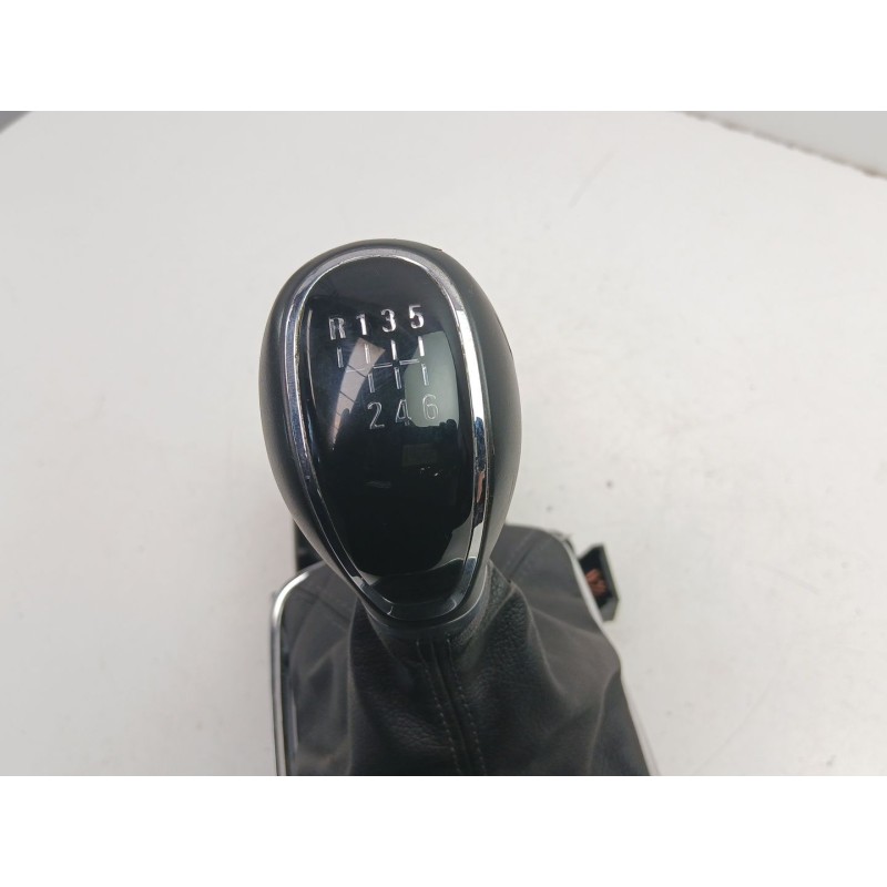 Recambio de palanca cambio manual para opel insignia a sedán (g09) 2.0 cdti (69) referencia OEM IAM 55563829  