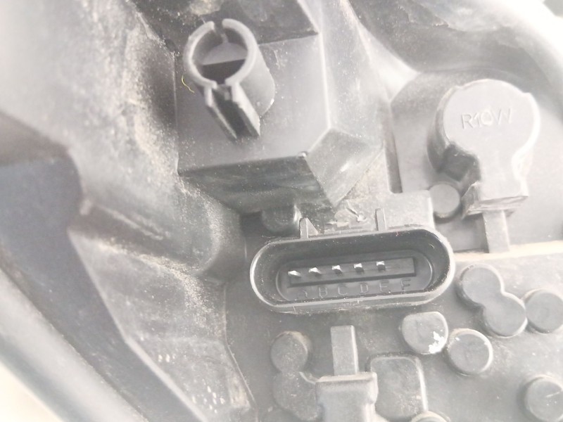 Recambio de piloto trasero derecho para opel insignia a sedán (g09) 2.0 cdti (69) referencia OEM IAM 13279628  