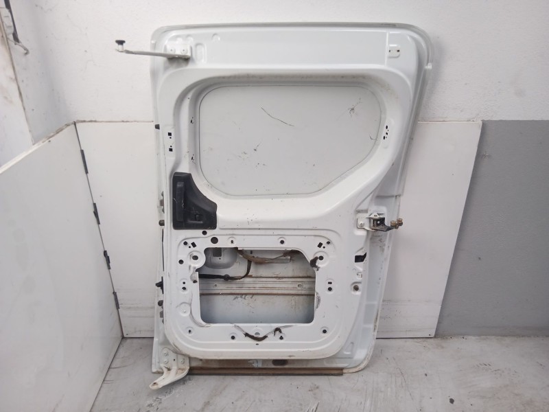 Recambio de puerta trasera derecha para dacia dokker ambiance referencia OEM IAM 821004257R  