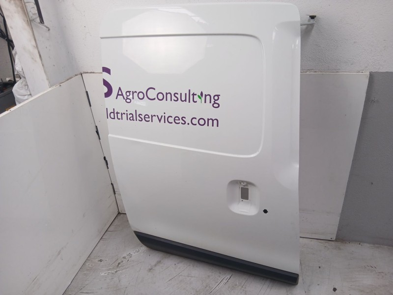 Recambio de puerta trasera derecha para dacia dokker ambiance referencia OEM IAM 821004257R  