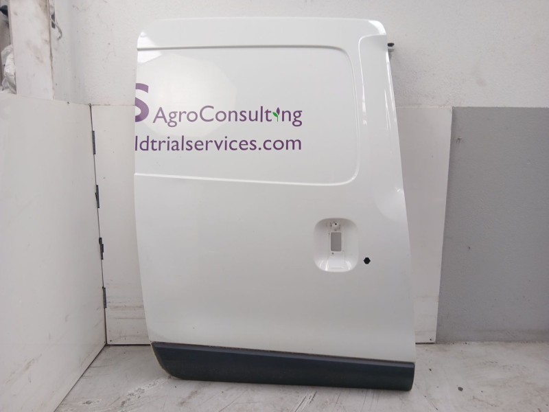 Recambio de puerta trasera derecha para dacia dokker ambiance referencia OEM IAM 821004257R  