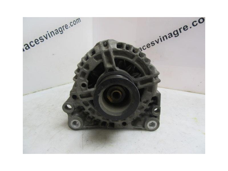 Recambio de alternador : volkswagen polo : 1.4 g (74,78cv) [2003] para volkswagen polo 1.4 g referencia OEM IAM 037903025M  