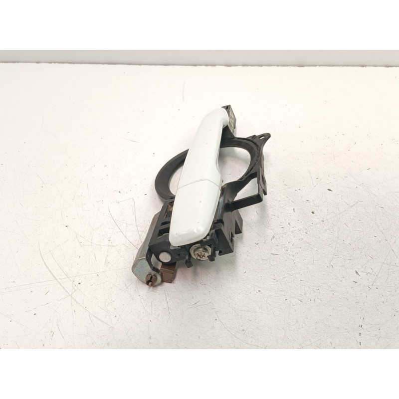 Recambio de manilla delantera derecha para mitsubishi asx (ga_w_) 1.8 di-d (ga6w) referencia OEM IAM 5716A308  