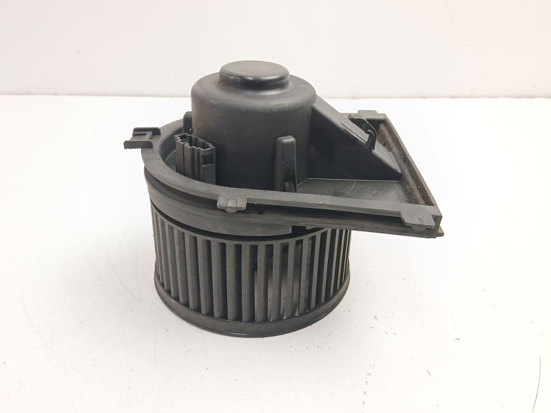 Recambio de motor calefaccion para seat ibiza ii (6k1) 1.4 i referencia OEM IAM 1J819021A  