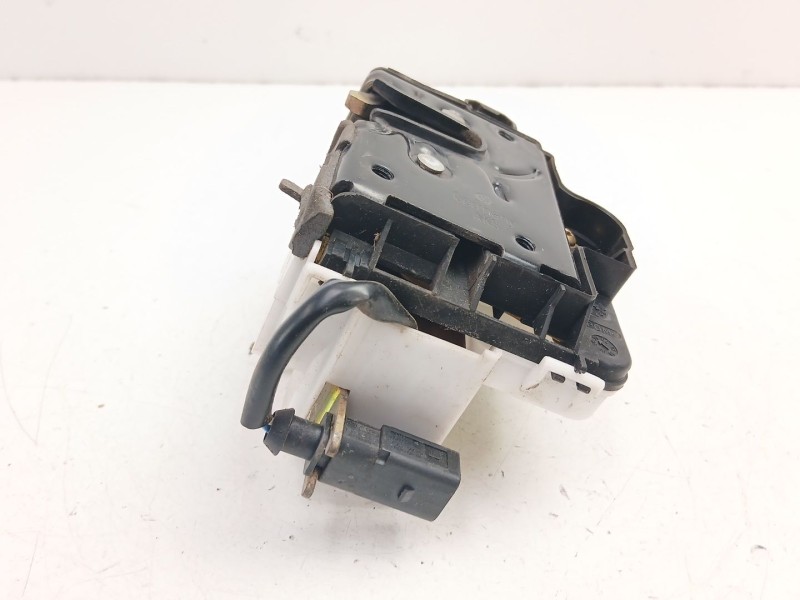 Recambio de cerradura puerta trasera derecha para seat ibiza ii (6k1) 1.4 i referencia OEM IAM 6K4839016G  