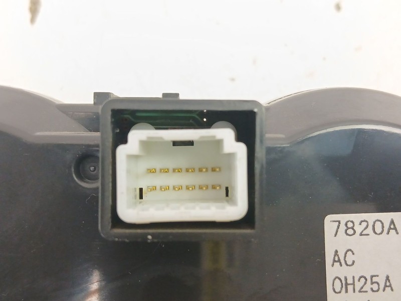 Recambio de mandos calefaccion aire para mitsubishi asx (ga_w_) 1.8 di-d (ga6w) referencia OEM IAM 7820A115XB  