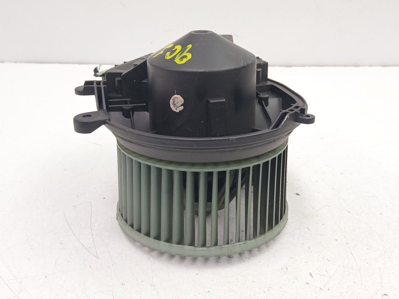 Recambio de motor calefaccion para audi a4 b5 avant (8d5) 2.5 tdi referencia OEM IAM 8D1820021  