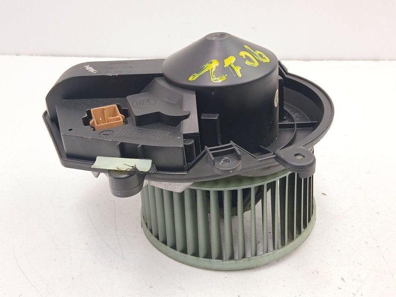 Recambio de motor calefaccion para audi a4 b5 avant (8d5) 2.5 tdi referencia OEM IAM 8D1820021  