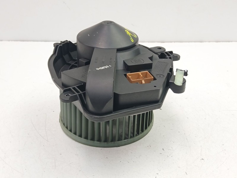 Recambio de motor calefaccion para audi a4 b5 avant (8d5) 2.5 tdi referencia OEM IAM 8D1820021  