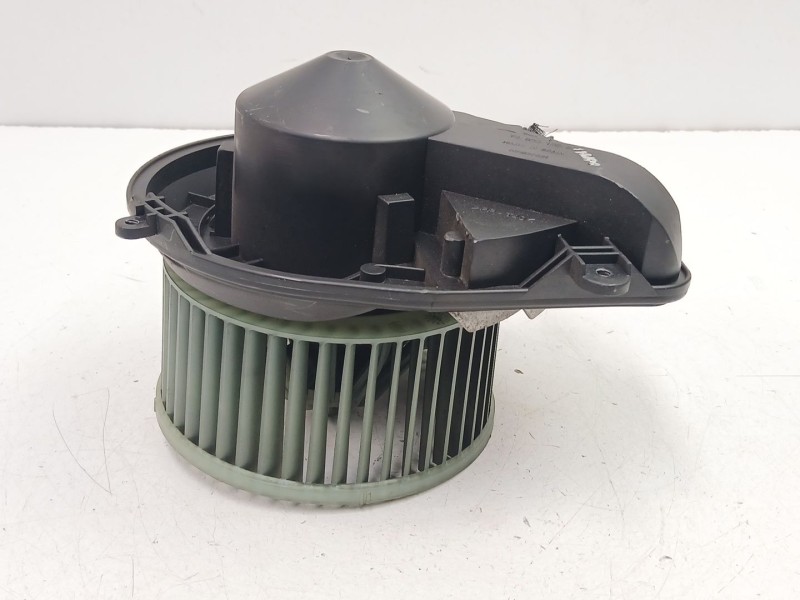 Recambio de motor calefaccion para audi a4 b5 avant (8d5) 2.5 tdi referencia OEM IAM 8D1820021  